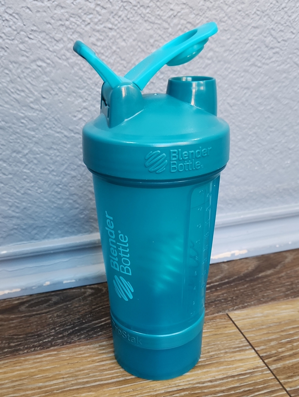 NWOT Blender Bottle Pro Stak Teal Plastic Bottle